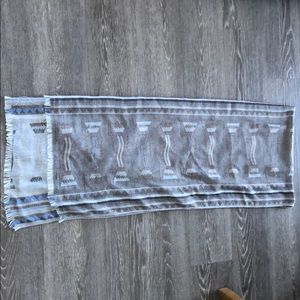 Long scarf, very soft!